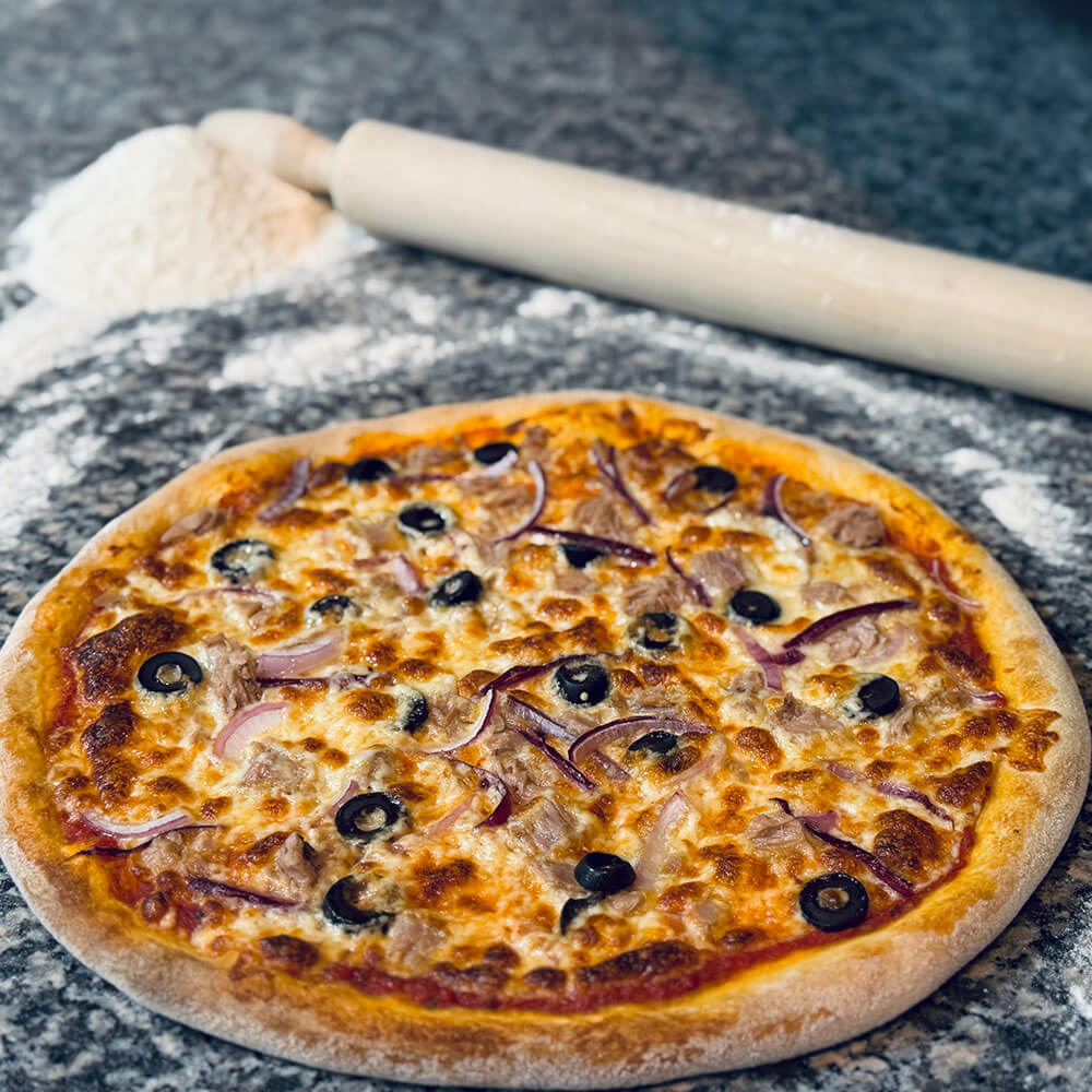 la-coltul-cetatii-pizza-tonno-1